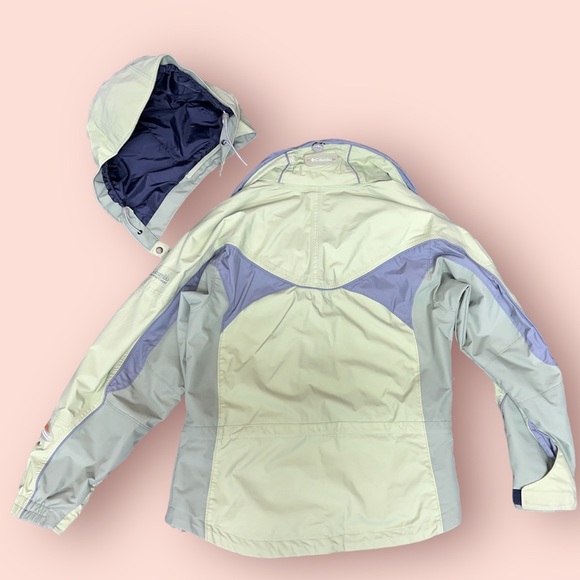 Woman’s Columbia ski/snowboarding Jacket green and gray - Picture 4 of 17